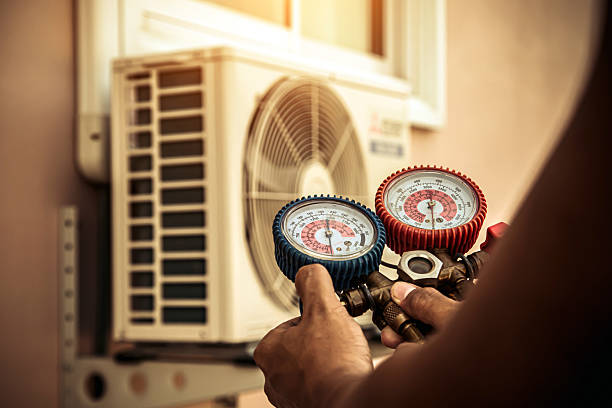 Professional Hvac technician working in Yorktown, VA